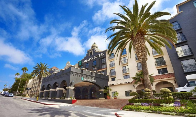 El Segundo Hotel | 46 m² Hotel ∙ 2 bedrooms ∙ 127 guests