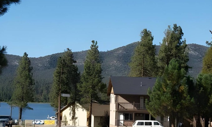 Big Bear Lake Hotel | 46 m² Hotel ∙ 5 guests