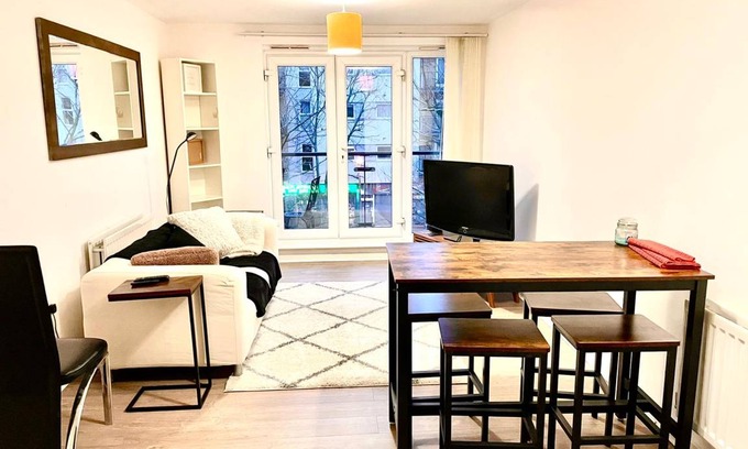 Hatfield Apartment | 55 m² Apartment ∙ 2 bedrooms ∙ 4 guests