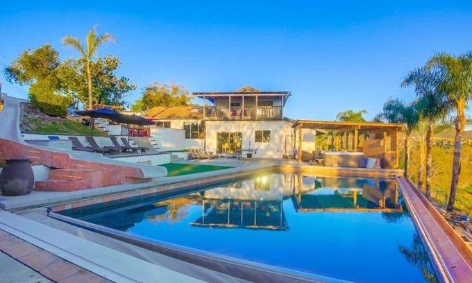 Vista House | 557 m² House ∙ 8 bedrooms ∙ 24 guests