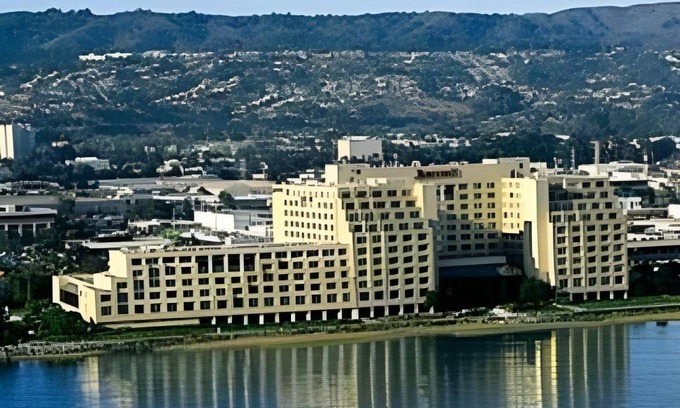 Burlingame Hotel | 56 m² Hotel ∙ 127 guests