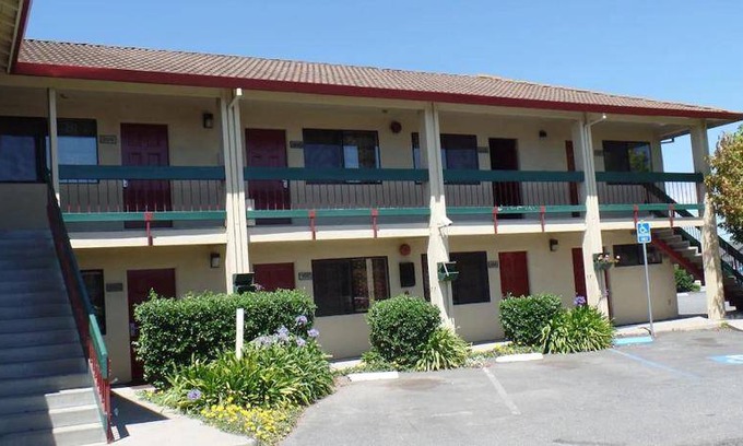 Castroville Hotel | 56 m² Motel ∙ 4 guests