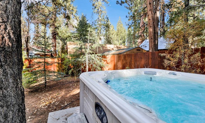 Big Bear Lake Cabin | 60 m² Cabin ∙ 2 bedrooms ∙ 3 guests