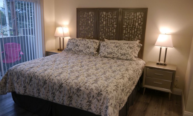 Riverside Rancho Apartment | 60's Modern, Mountain Views, Pool, Near Studios and All L.A. Attractions!