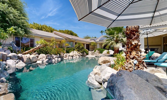 Palm Desert House | 613 m² House ∙ 6 bedrooms ∙ 12 guests
