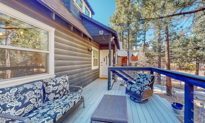 Big Bear City Cabin | 64 m² Cabin ∙ 1 bedroom ∙ 4 guests