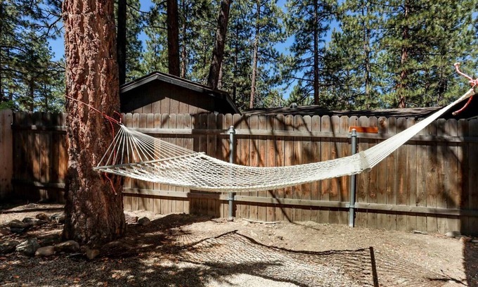 Big Bear Cabin | 648 Double Nichol, fenced backyard