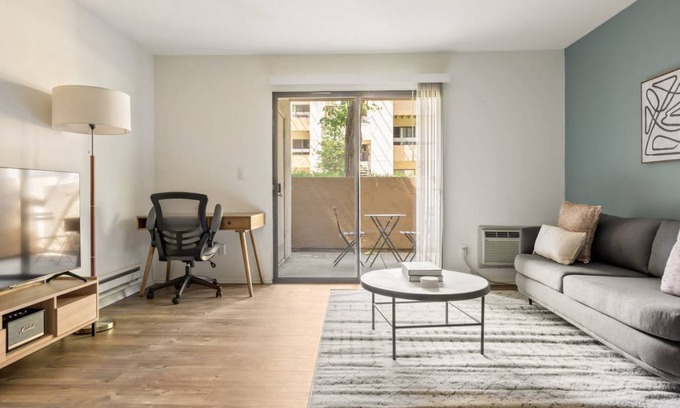 Shoreline West Apartment | 65 m² Apartment ∙ 1 bedroom ∙ 2 guests