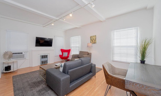Beverly Hills Apartment | 65 m² Apartment ∙ 1 bedroom ∙ 2 guests