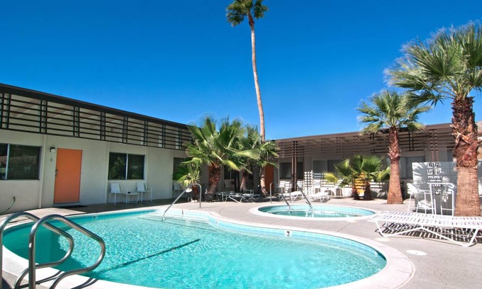 Desert Hot Springs Resort | 65 m² Resort ∙ 1 bedroom ∙ 3 guests