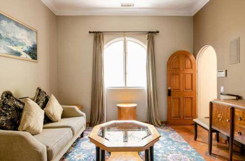 Beverly Hills Bed & Breakfast | 66 m² Bed and breakfast ∙ 3 guests