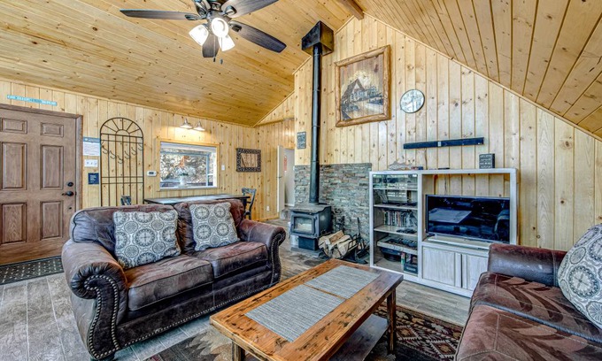 Boulder Bay Cabin | 66 m² Cabin ∙ 2 bedrooms ∙ 4 guests