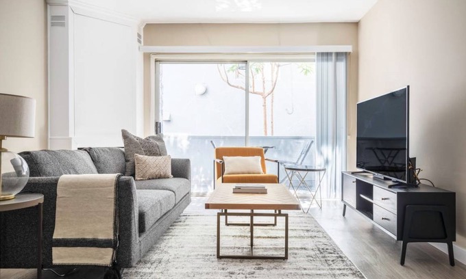 Wilshire Montana Apartment | 67 m² Apartment ∙ 1 bedroom ∙ 2 guests