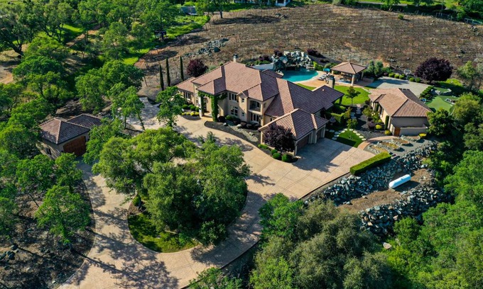 El Dorado Hills House | 670 m² House ∙ 4 bedrooms ∙ 10 guests