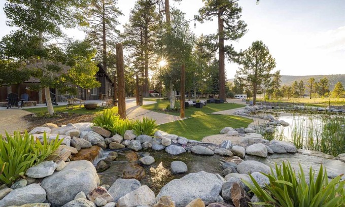Big Bear Hotel | 678 m² Hotel ∙ 13 bedrooms ∙ 56 guests