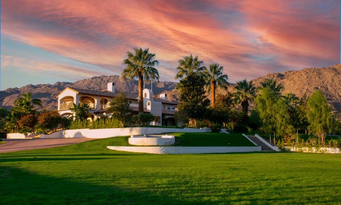 Palm Desert Villa | 836 m² Villa ∙ 8 bedrooms ∙ 18 guests