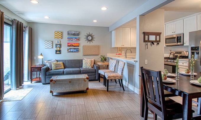 Hermosa Village Condo | 86 m² Condo ∙ 2 bedrooms ∙ 7 guests