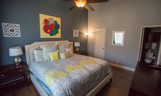 Hermosa Village Condo | 86 m² Condo ∙ 2 bedrooms ∙ 7 guests