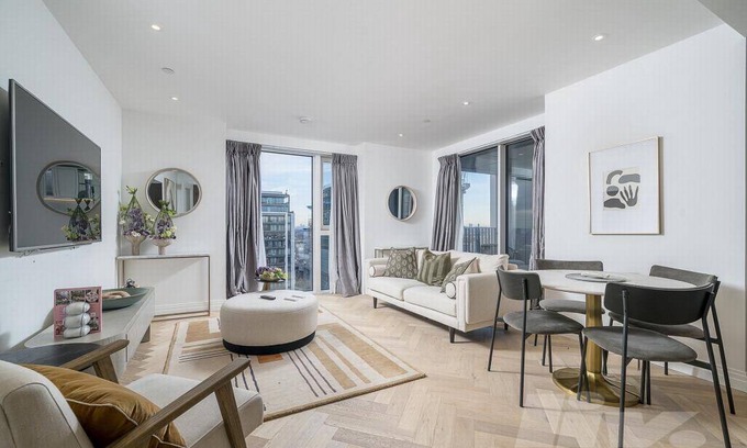 Sands End Apartment | 90 m² Apartment ∙ 2 bedrooms ∙ 4 guests