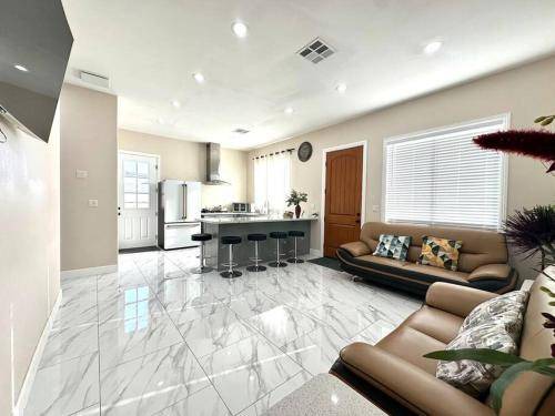 Midway City House | 94 m² House ∙ 3 bedrooms ∙ 6 guests