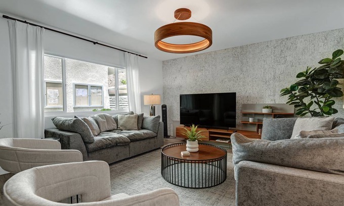 Palm Springs Condo | 95 m² Condo ∙ 2 bedrooms ∙ 4 guests