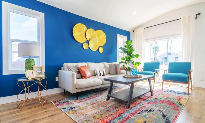 Los Angeles House | A Beautiful Decorated Home To Experience Local LA Next To SOFI Stadium
