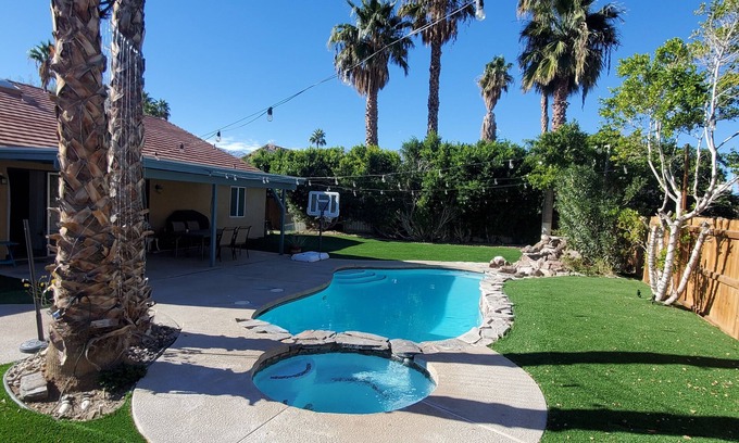 Cathedral City House | A tropical paradise in the desert!