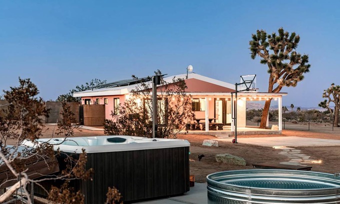Yucca Valley Other | Accommodation ∙ 2 bedrooms ∙ 6 guests