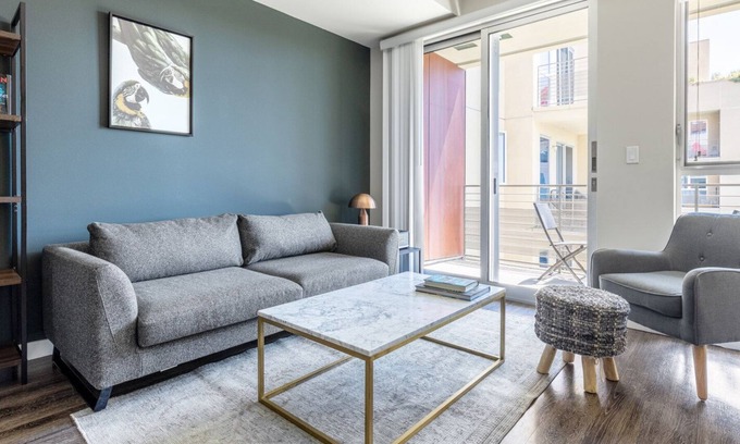 Wilshire Center Apartment | Adorable Koreatown 1BR w/ Gym, Pool, walk to Wilshire Blvd, by Blueground