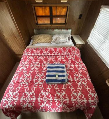 Los Angeles Other | Affordable Rooms in RV Trailer