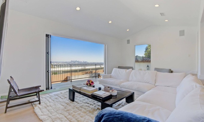 West Hollywood House | Amazing Views & all high end Restoration Hardware furniture!