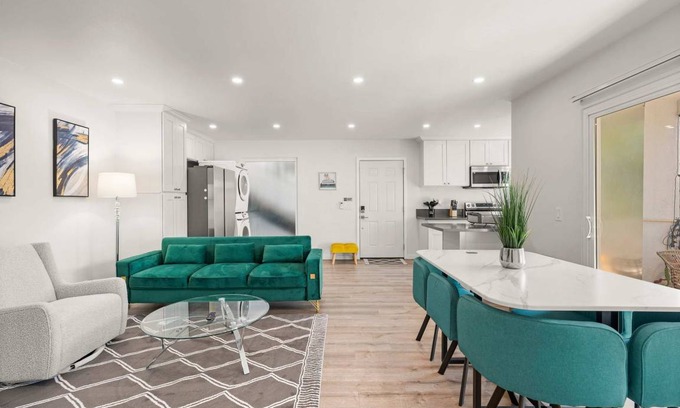 Altadena Apartment | Apartment ∙ 2 bedrooms ∙ 6 guests