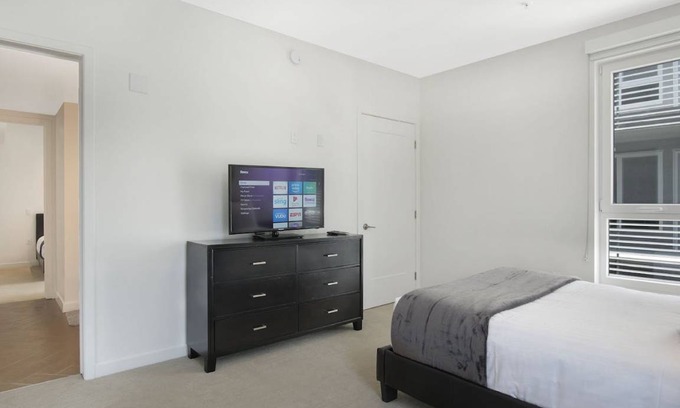 Burbank Apartment | Apartment ∙ 2 bedrooms ∙ 4 guests