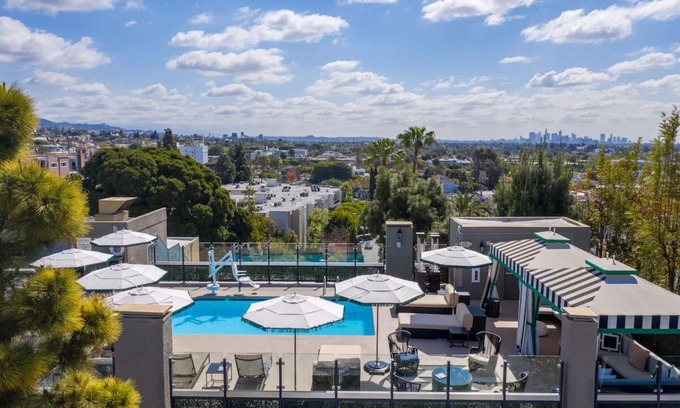 Norma Triangle House | Appreciate the Beauty of Hollywood at an Exemplary Suite! 3 Stylish Units, Pool!