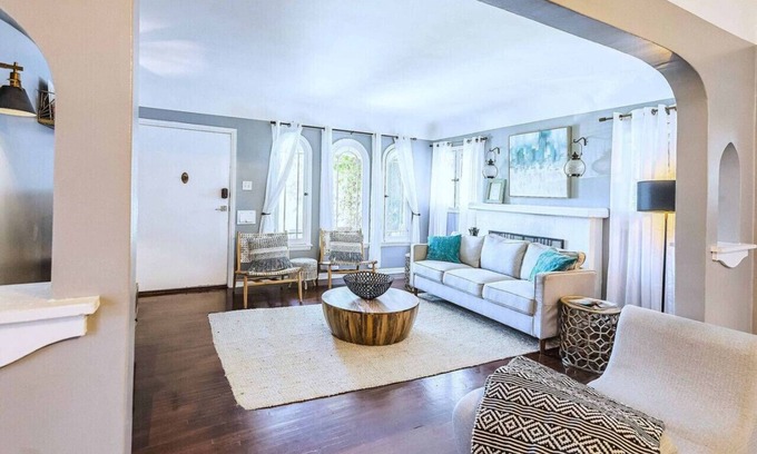 North Central House | Artists' Getaway | 3min>Rose Bowl | Hollywood+DTLA