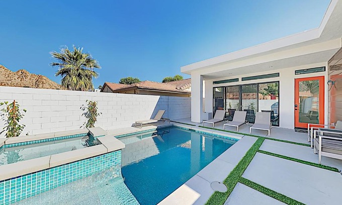 La Quinta Cove House | Avenida Alvarado Haven