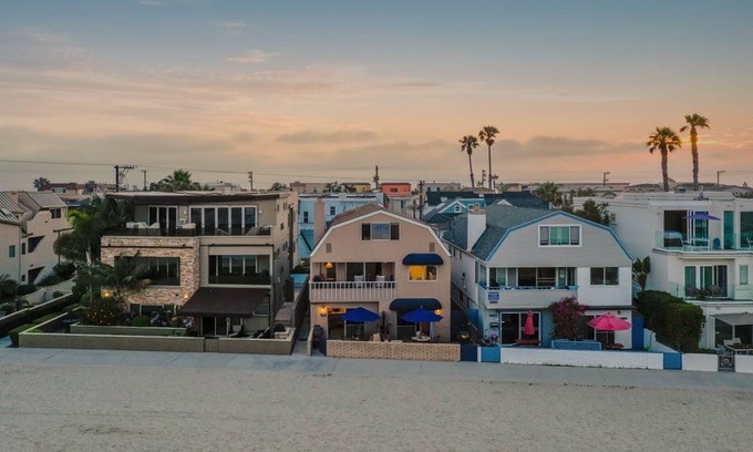 Central Mission Beach House | Bay View I by AvantStay Stylish Mission Beach Home on the Sand!