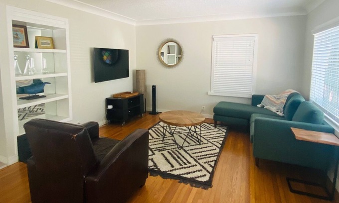 Belmont Heights House | Beach bungalow-5 min to beach, shops, restaurants!