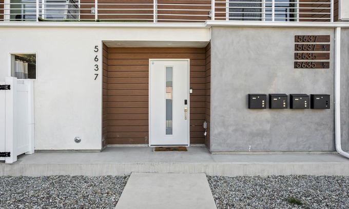NoHo Arts District House | Beautiful 4 Bedrooms Townhome new construction in NoHO! nPerfect for family!