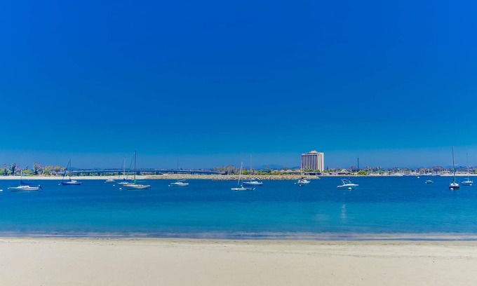 South Mission Beach Condo | Beautiful South Mission Suite-4 doors from Bay and a short walk to the ocean