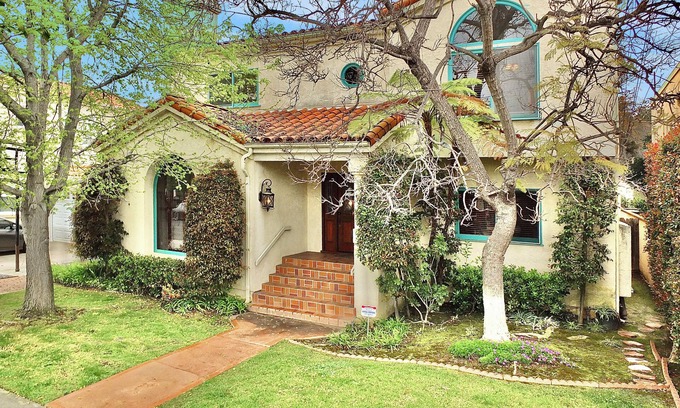 Belmont Heights House | Belmont Heights Retreat | Stunning Gardens