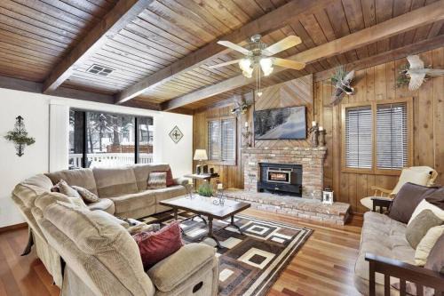 Big Bear City House | Belmont Pines Cottage Big Bear~ Mins To Activities~