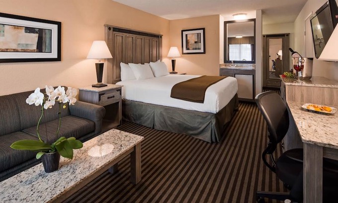 San Ysidro Hotel | Best Western Americana Inn