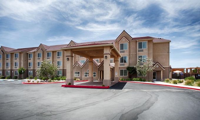 California City Hotel | Best Western California City Inn & Suites