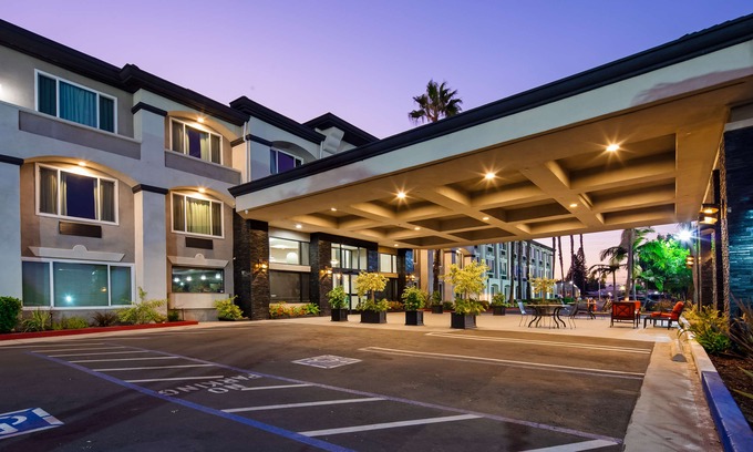 Placentia Hotel | Best Western Plus - Anaheim Orange County Hotel