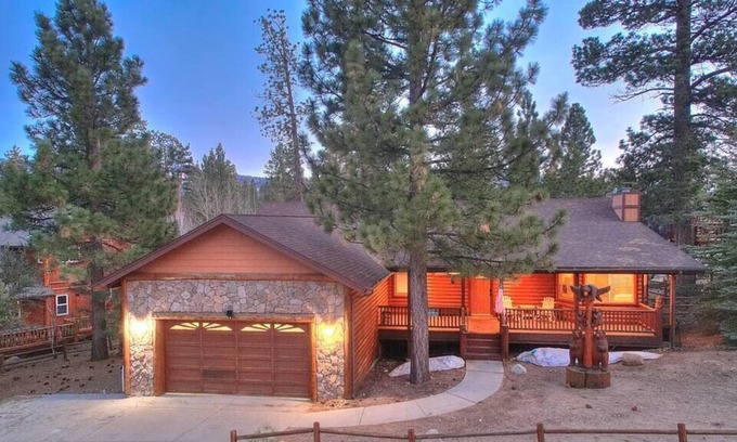 Eagle Mountain Estates House | Big Bear Lake Escape I Hot Tub I Nature Views