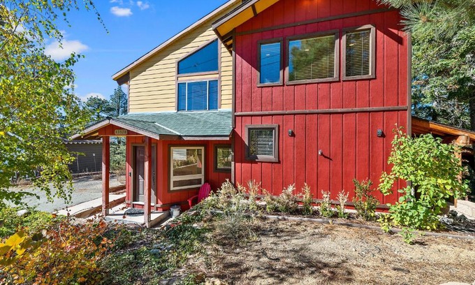 Upper Moonridge House | Big Bear Mountain Cabin