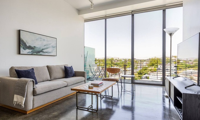 Downtown Los Angeles Apartment | Blueground | Echo Park, balcony, nr Echo Park Lake