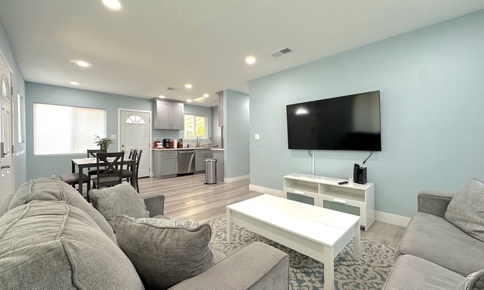 Southwest Anaheim House | BOOK NOW Triple "C" Property! Clean, Comfortable and Close to Disneyland OC FUN