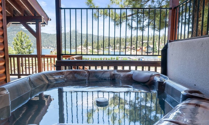 Patton House | Boulder Bay Park Lakefront - Across from Lake, Hot Tub, Walk to Lake